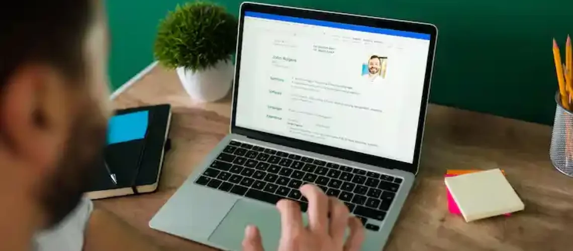 How to Find a Job on LinkedIn: The Ultimate Guide for Job Seekers
